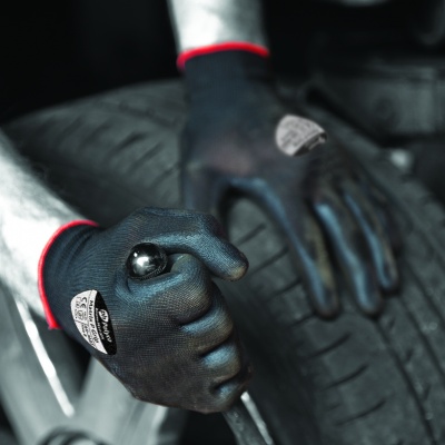 Safety Glove (3131X) Black Size:9 - Large Matrix P Grip Polyco